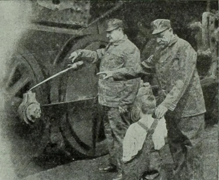 An illustration from Men's wear of Canada (January-December 1914), 1914, leaf 484