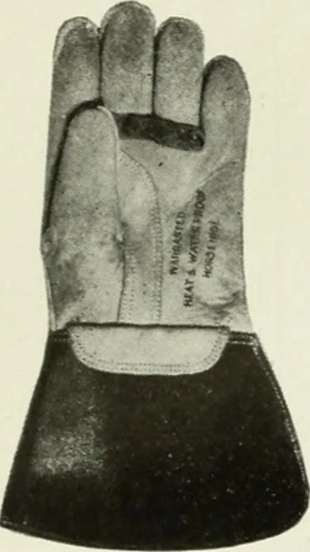 An illustration from Men's wear of Canada (January-December 1918), 1918, leaf 321
