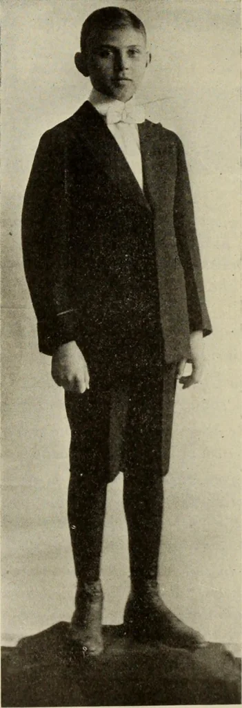 An illustration from Men's wear of Canada (January-December 1919), 1919, leaf 763