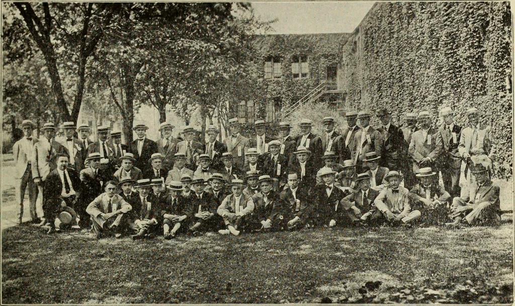 An illustration from Men's wear of Canada (January-December 1919), 1919, leaf 766