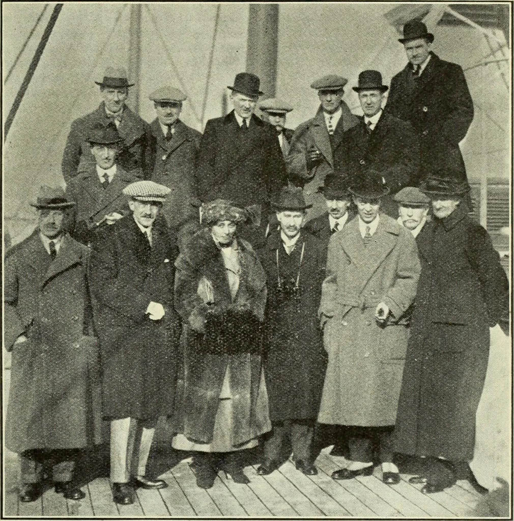 An illustration from Men's wear of Canada (January-December 1922), 1922, leaf 78