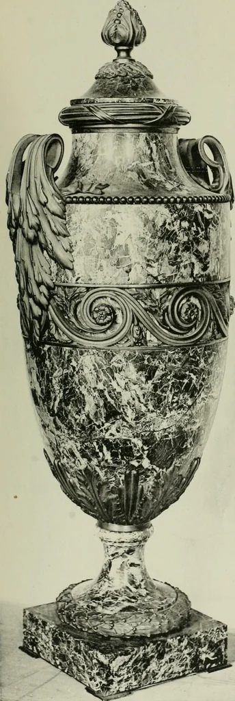 An illustration from Meubles, sièges, bronzes, dessins, 1900, leaf 68