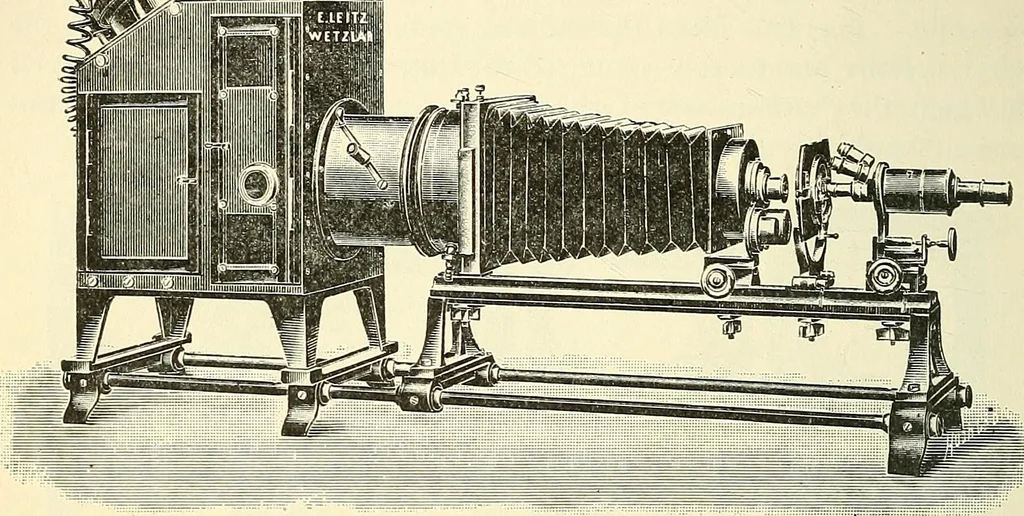 An illustration from The microscope; an introduction to microscopic methods and to histology, 1901, leaf 273