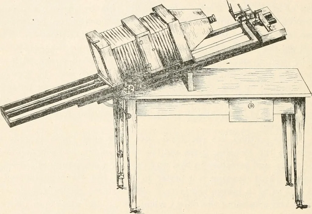 An illustration from The microscope : an introduction to microscopic methods and to histology, 1911, leaf 231