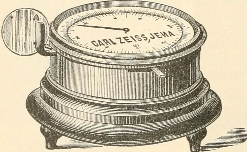 An illustration from The microscope : an introduction to microscopic methods and to histology, 1911, leaf 269
