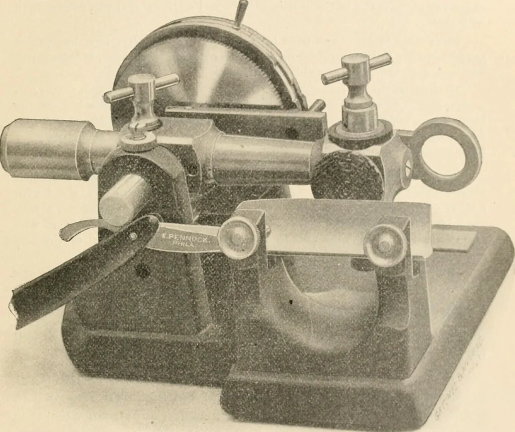 An illustration from The microscope : an introduction to microscopic methods and to histology, 1911, leaf 316