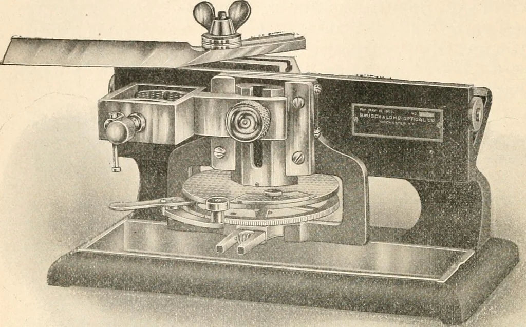 An illustration from The microscope : an introduction to microscopic methods and to histology, 1911, leaf 325