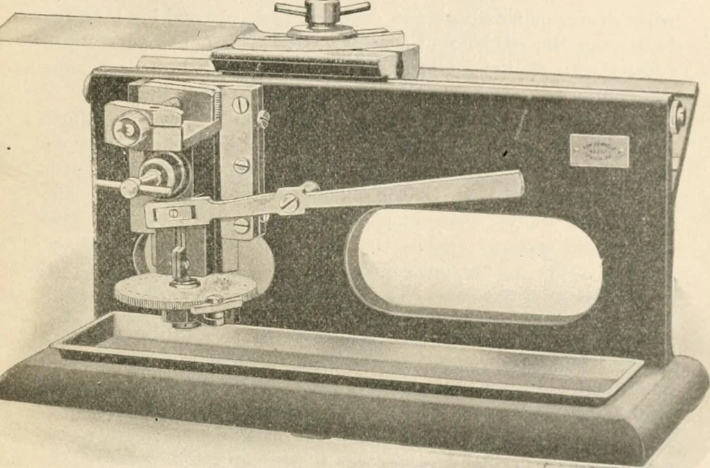 An illustration from The microscope : an introduction to microscopic methods and to histology, 1911, leaf 326