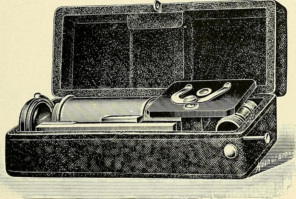 An illustration from Microscopes and accessory apparatus, 1899, leaf 50