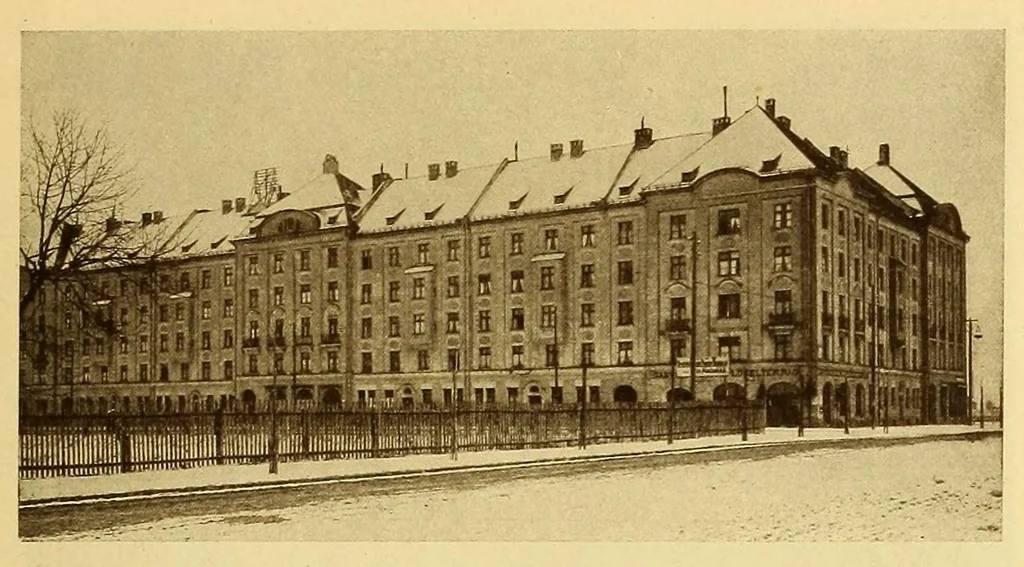 An illustration from München und seine Bauten, 1912, leaf 551