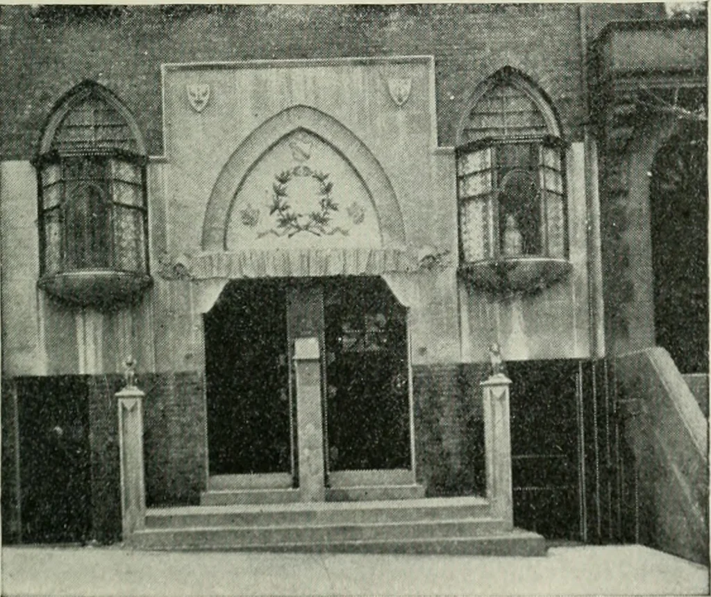 An illustration from Model houses for little money, 1904, leaf 172