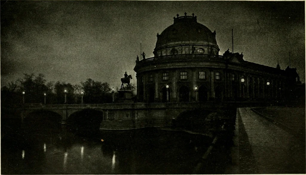 An illustration from Modern city planning and maintenance, 1914, leaf 126