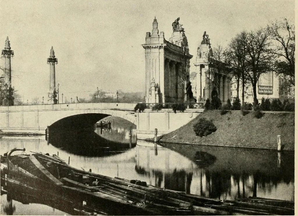 An illustration from Modern city planning and maintenance, 1914, leaf 159
