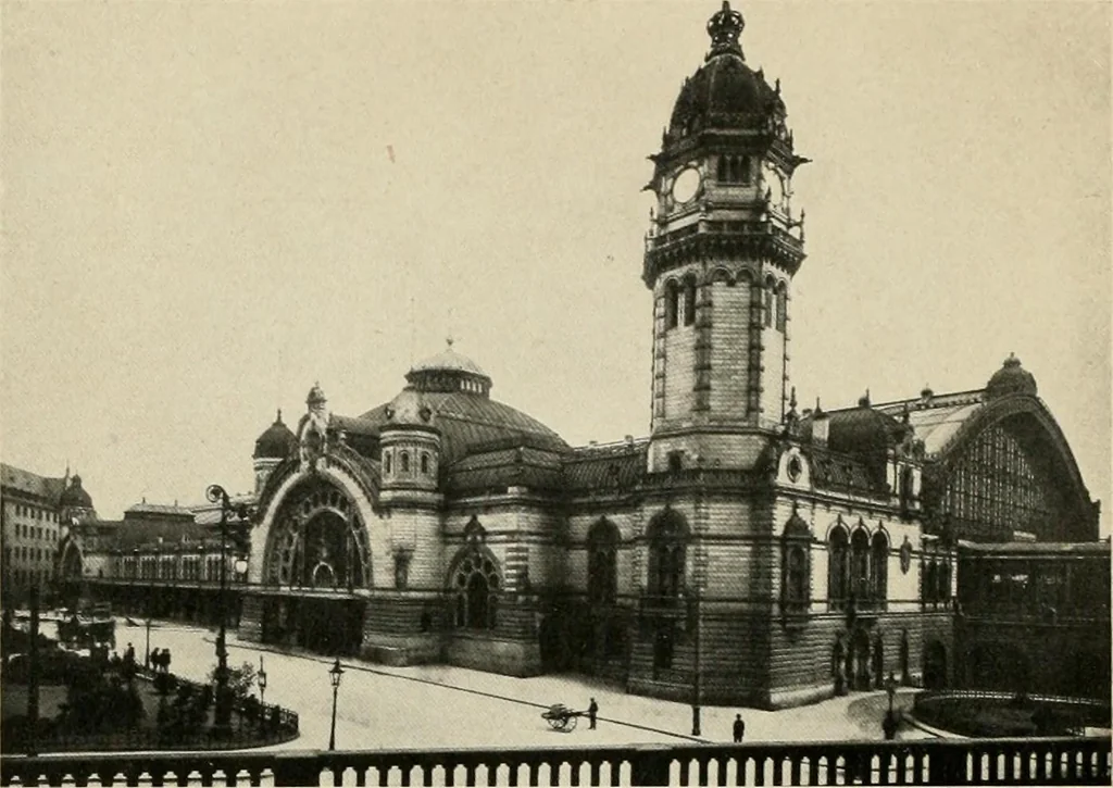 An illustration from Modern city planning and maintenance, 1914, leaf 167