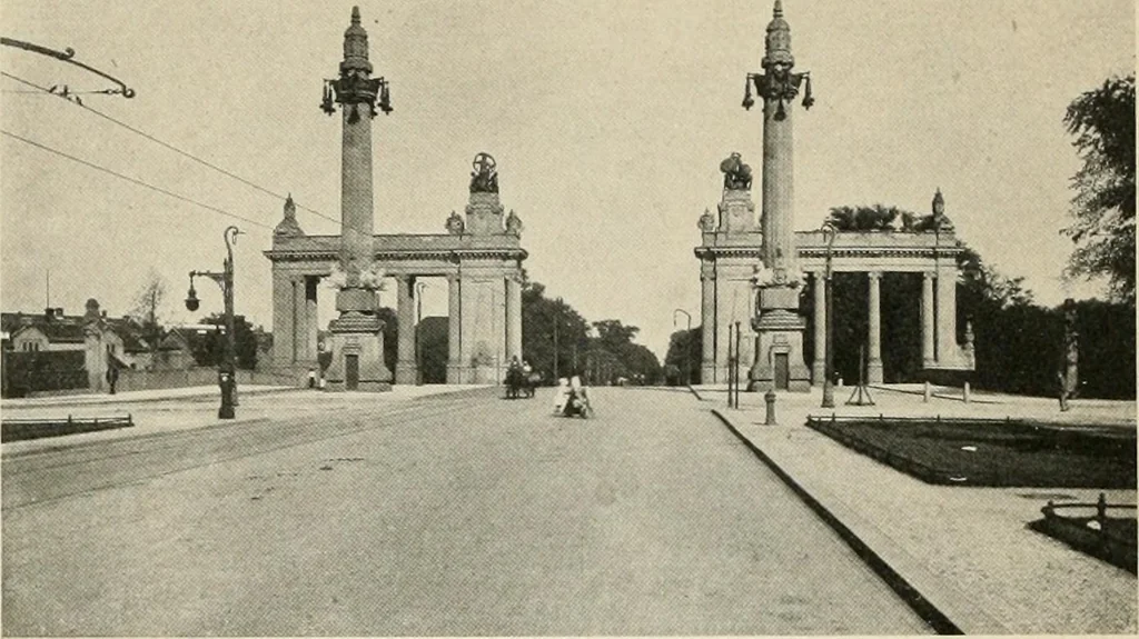 An illustration from Modern city planning and maintenance, 1914, leaf 227