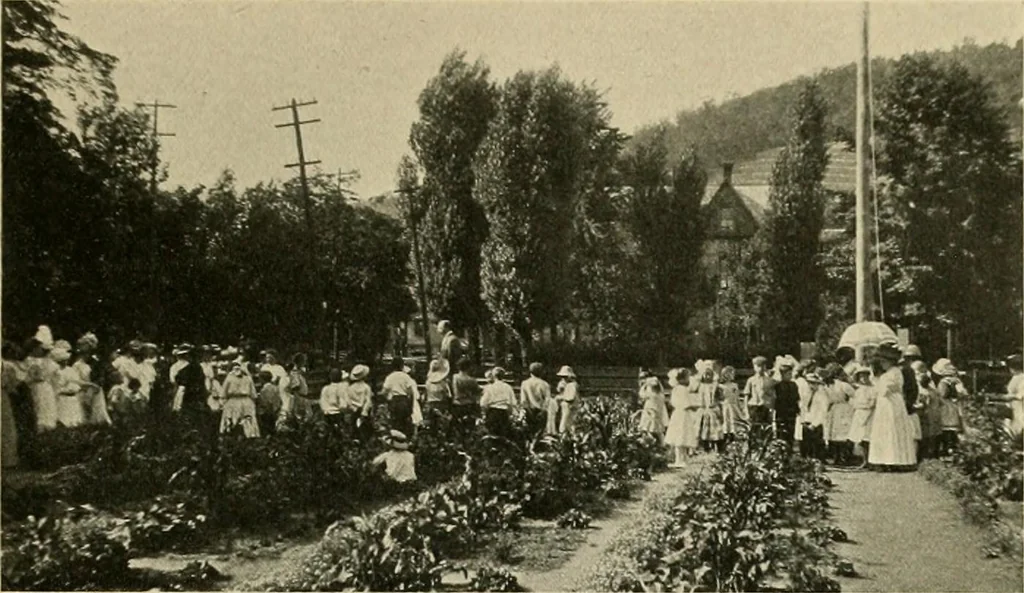 An illustration from Modern city planning and maintenance, 1914, leaf 312