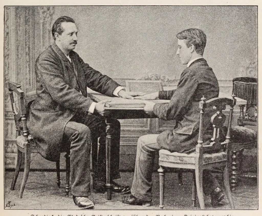 An illustration from Moderne Wunder : natürliche Erklärung der neueren und älteren Geheimnisse der Spiritisten und Antispiritisten, Geistercitierer, Hellseher, Gedankenleser, Heilmedien, Mnemotechniker, Rechenkünstler : sowie der neueren sensationellen Wunder und Darstellungen aus dem Gebiete der Optik, Physik und Mechanik, 1897, leaf 195