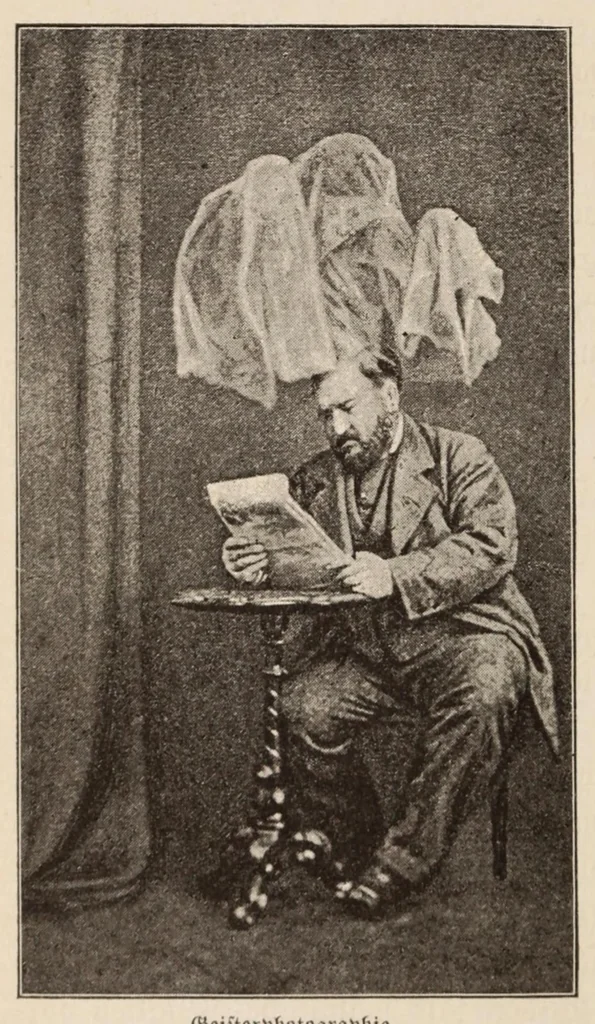 An illustration from Moderne Wunder : natürliche Erklärung der neueren und älteren Geheimnisse der Spiritisten und Antispiritisten, Geistercitierer, Hellseher, Gedankenleser, Heilmedien, Mnemotechniker, Rechenkünstler : sowie der neueren sensationellen Wunder und Darstellungen aus dem Gebiete der Optik, Physik und Mechanik, 1897, leaf 316