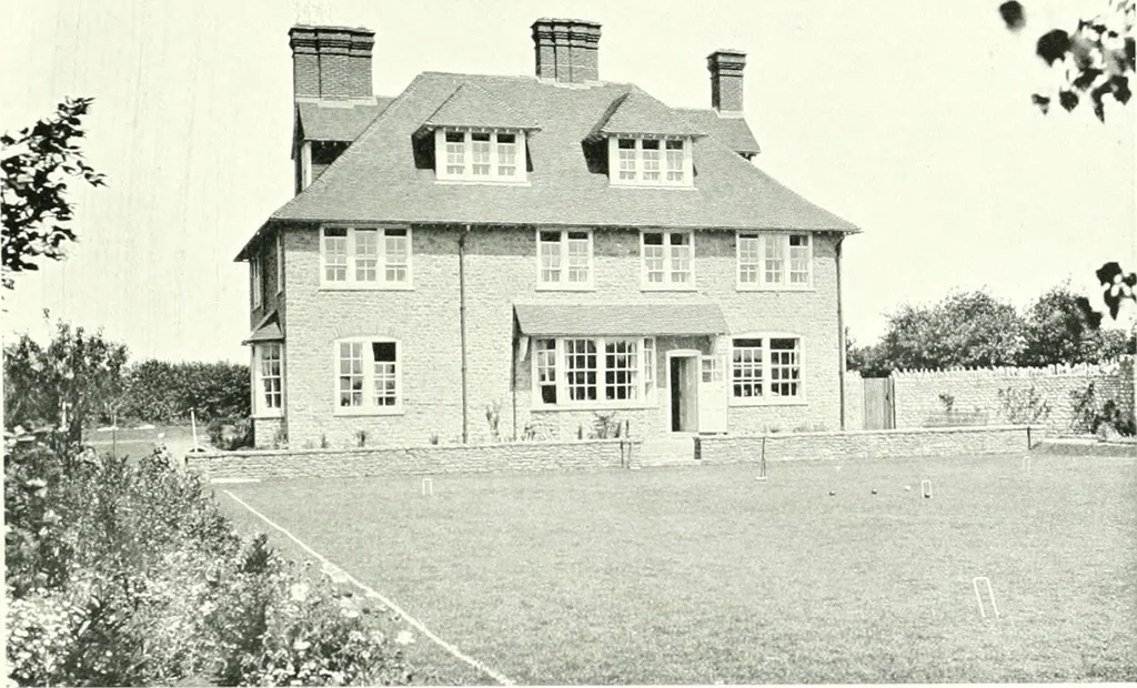 An illustration from The modern home : a book of British domestic architectvre for moderate incomes; a companion volvme to "The British home of to-day", 1906, leaf 112