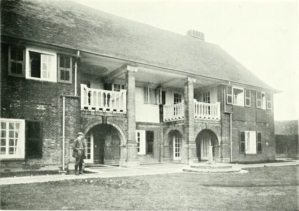 An illustration from The modern home : a book of British domestic architectvre for moderate incomes; a companion volvme to "The British home of to-day", 1906, leaf 118