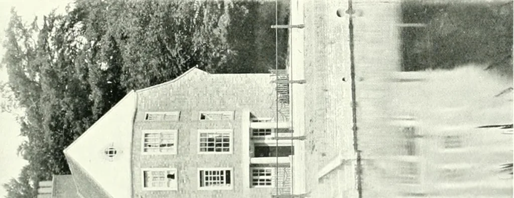 An illustration from The modern home : a book of British domestic architectvre for moderate incomes; a companion volvme to "The British home of to-day", 1906, leaf 124