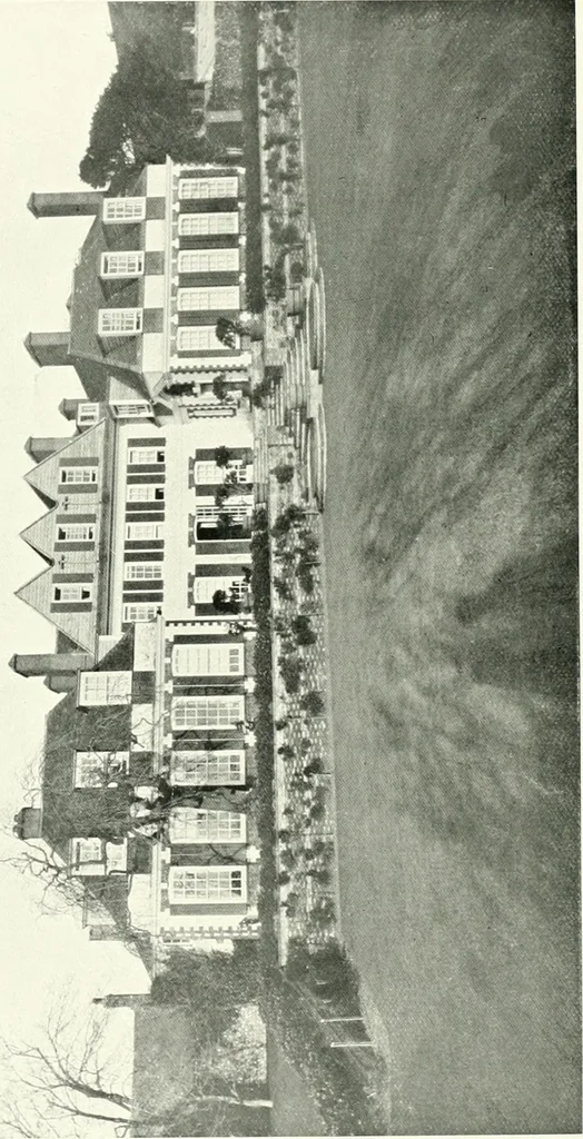 An illustration from The modern home : a book of British domestic architectvre for moderate incomes; a companion volvme to "The British home of to-day", 1906, leaf 127