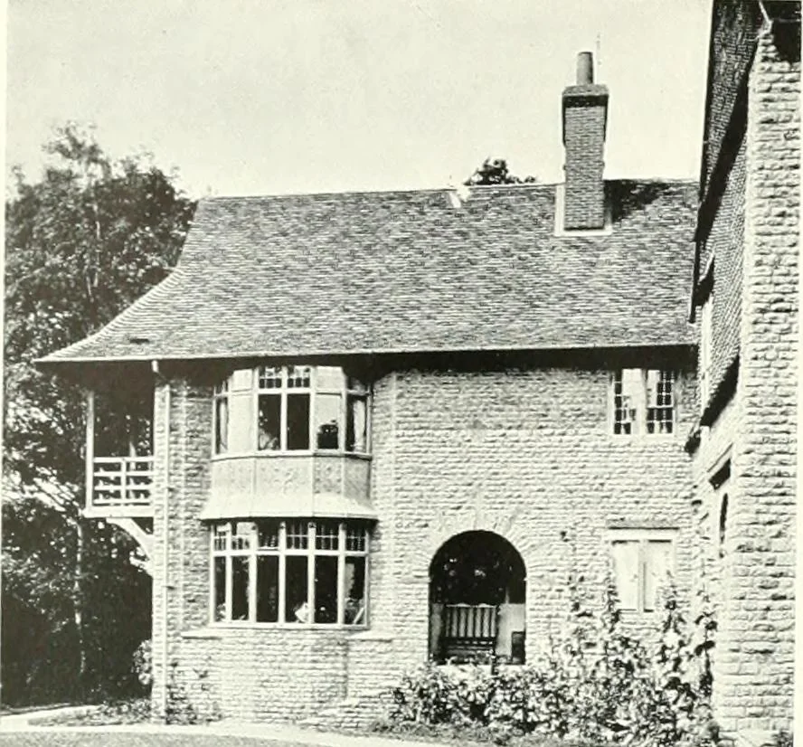 An illustration from The modern home : a book of British domestic architectvre for moderate incomes; a companion volvme to "The British home of to-day", 1906, leaf 129