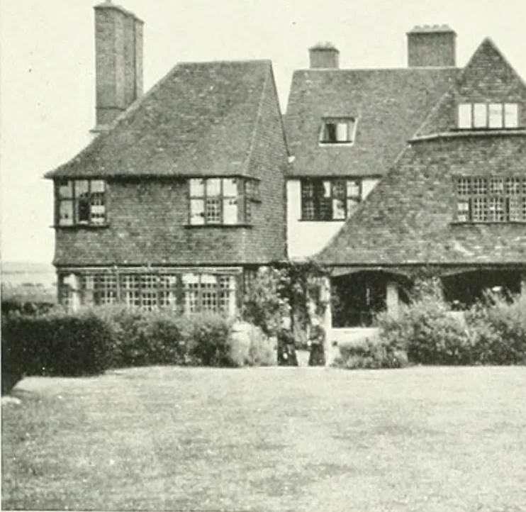 An illustration from The modern home : a book of British domestic architectvre for moderate incomes; a companion volvme to "The British home of to-day", 1906, leaf 136