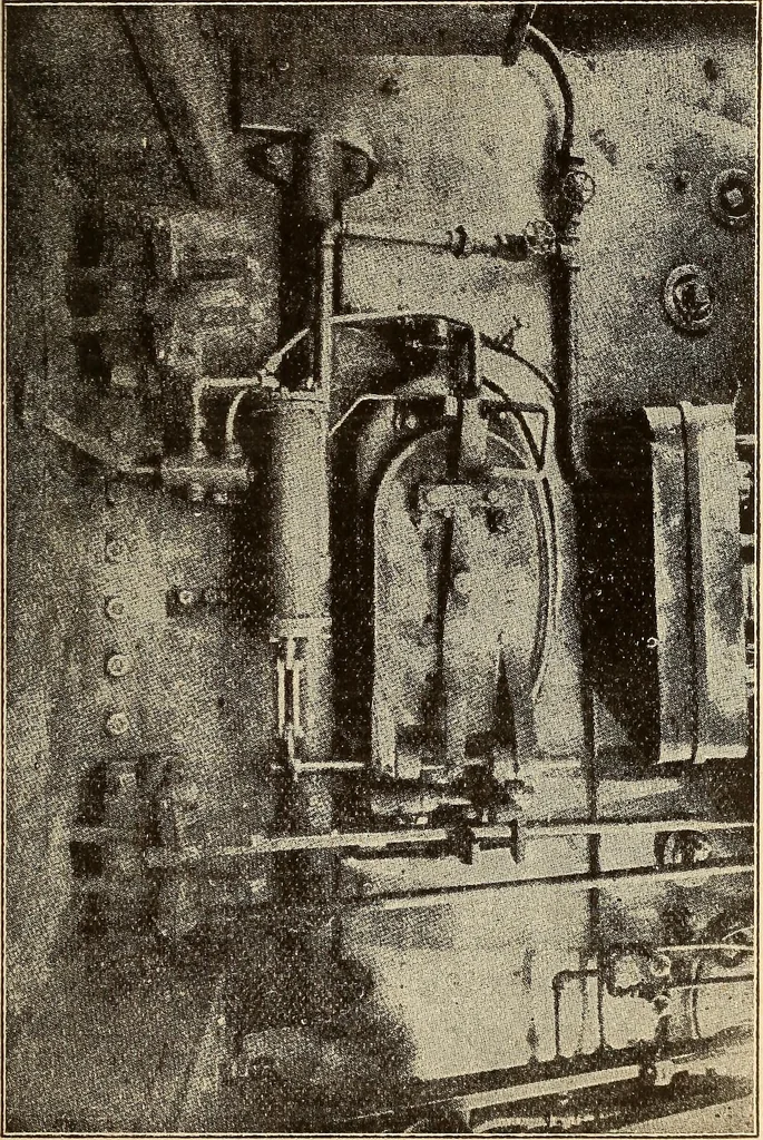 An illustration from Modern locomotive engineering, with questions and answers .., 1913, leaf 474