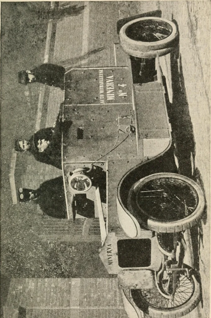 An illustration from Motor transports in war, 1914, leaf 134