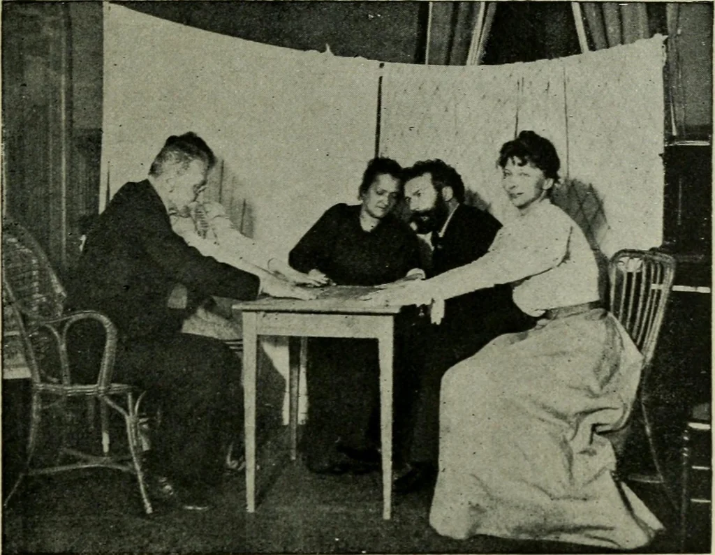 An illustration from Mystrious psychic forces; an account of the author's invesigations in psychical research, together with those of other European savants, 1907, leaf 126