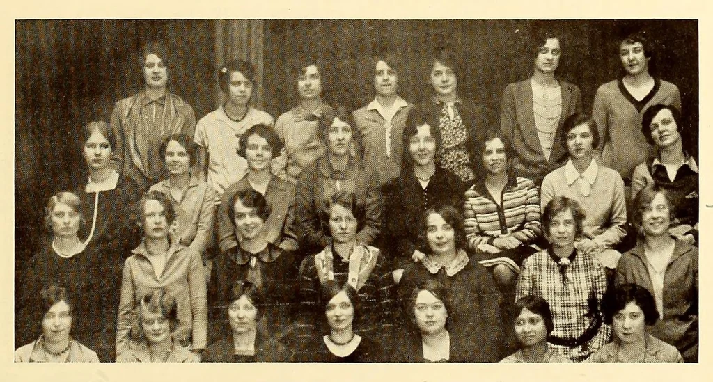 An illustration from The National, 1928, leaf 79