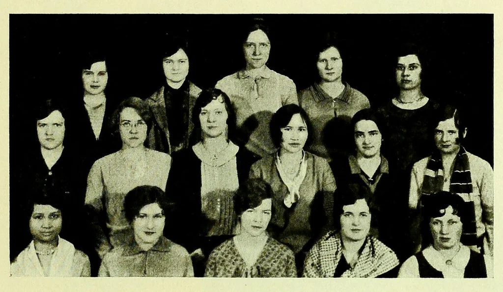 An illustration from The National, 1929, leaf 73