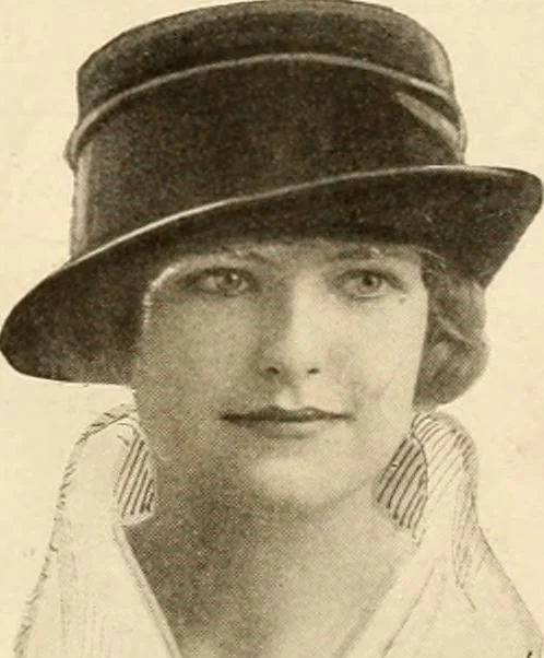 An illustration from New York styles : fall and winter 1919-1920., 1919, leaf 58