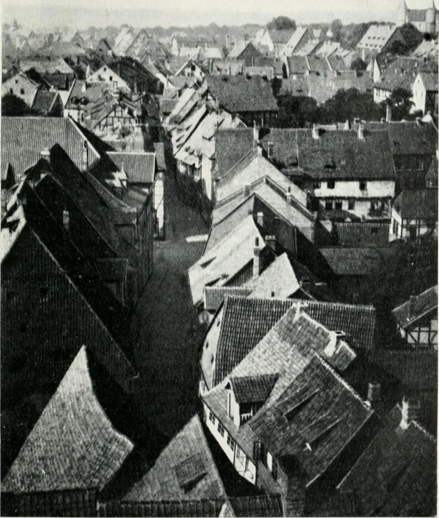 An illustration from Norddeutschland, 1913, leaf 242