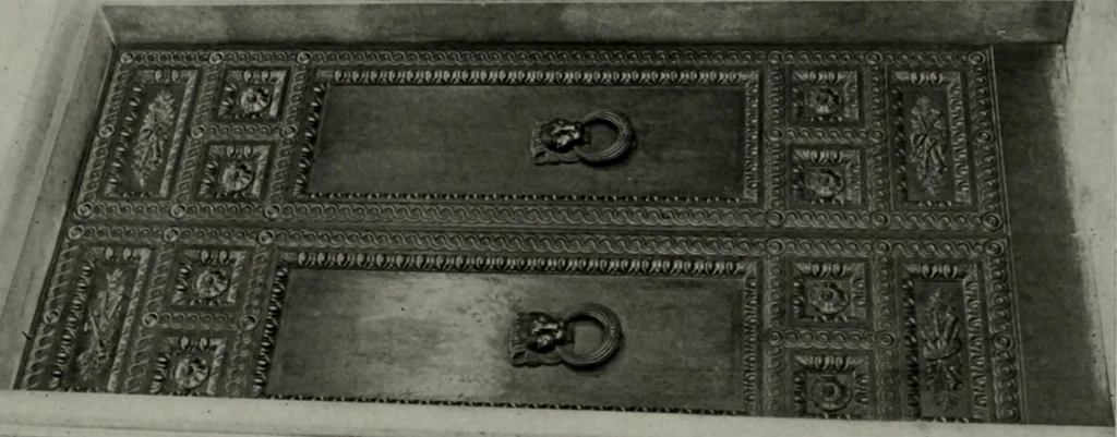 An illustration from Northern Italian details;, 1916, leaf 114