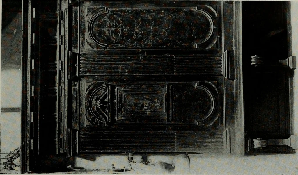 An illustration from Northern Italian details;, 1916, leaf 302
