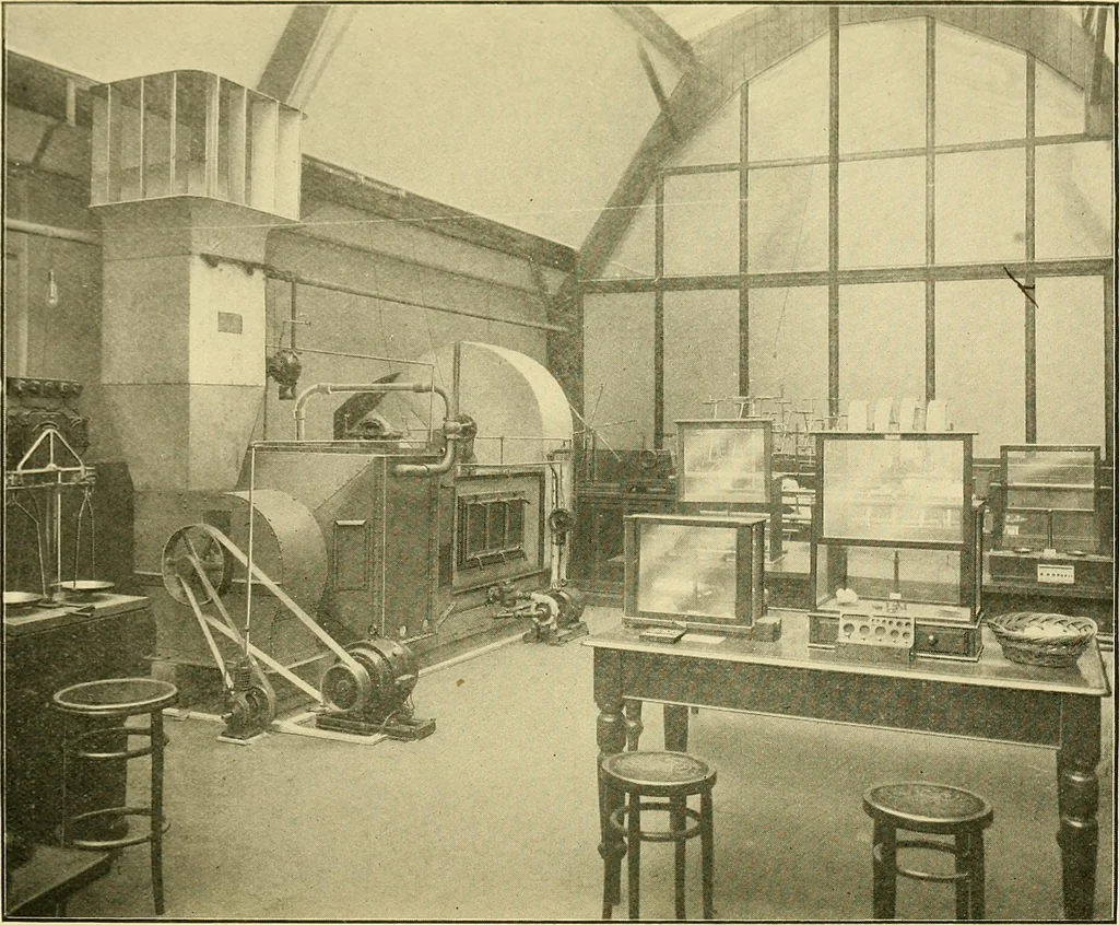 An illustration from Notes on sampling and testing : the handbook of the Manchester Chamber of Commerce Testing House and Laboratory, 1913, leaf 9