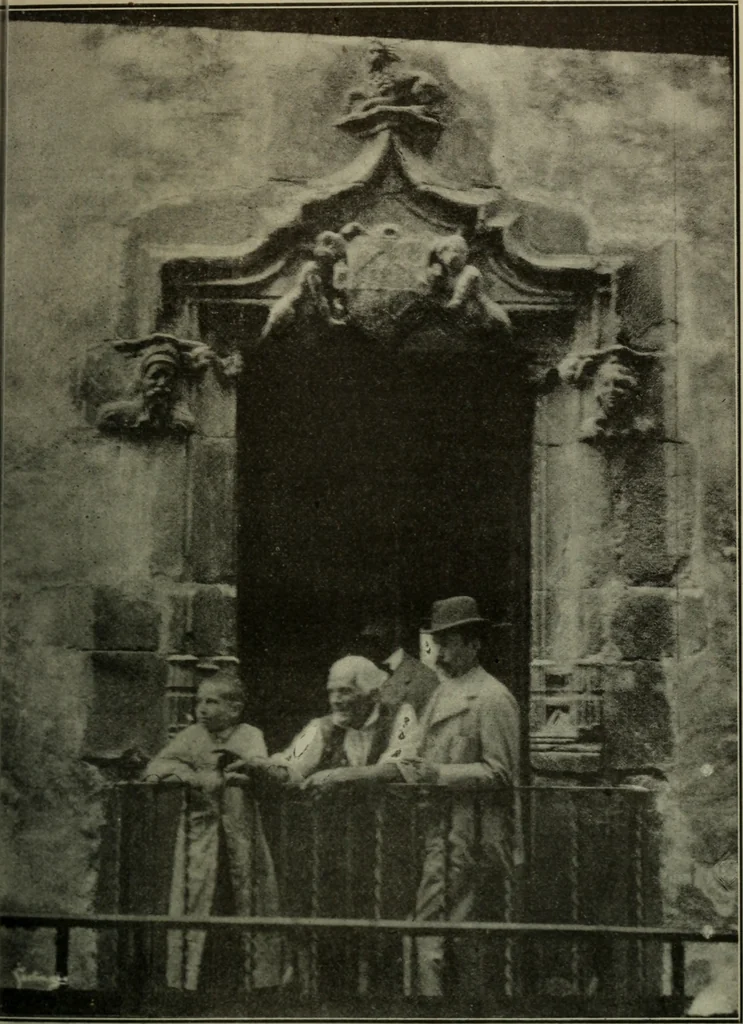 An illustration from Noticias historicas, 1889, leaf 112