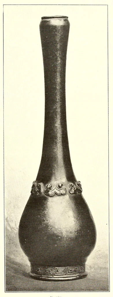 An illustration from Objects d'art et peintures du Japon et de la Chine : provenant de la collection Suminokura de kioto, 1907, leaf 187
