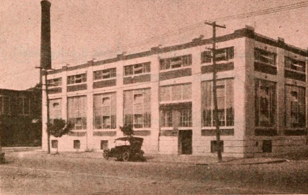 An illustration from Official American textile directory; containing reports of all the textile manufacturing establishments in the United States and Canada, together with the yarn trade index ... Comp. annually by the Textile world journal, 1921, leaf 89