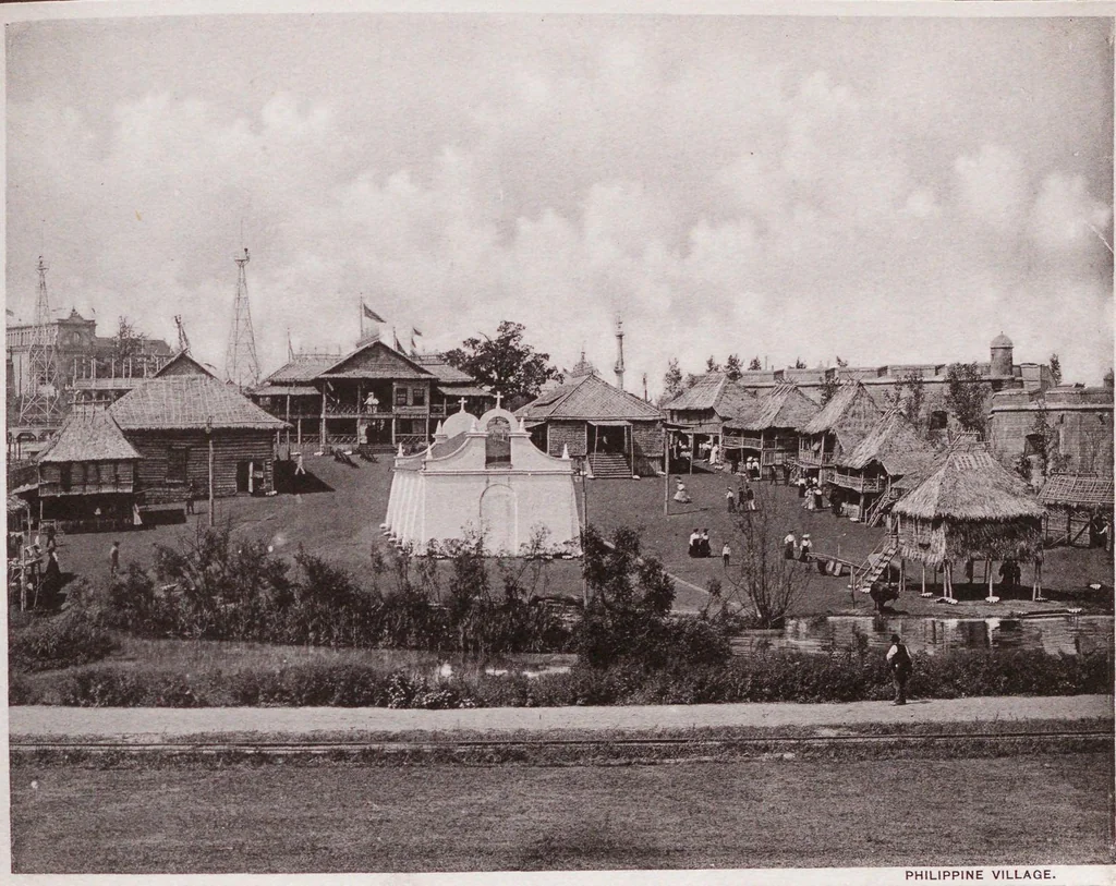 An illustration from Official universal exposition photo-gravures, 1904, leaf 71