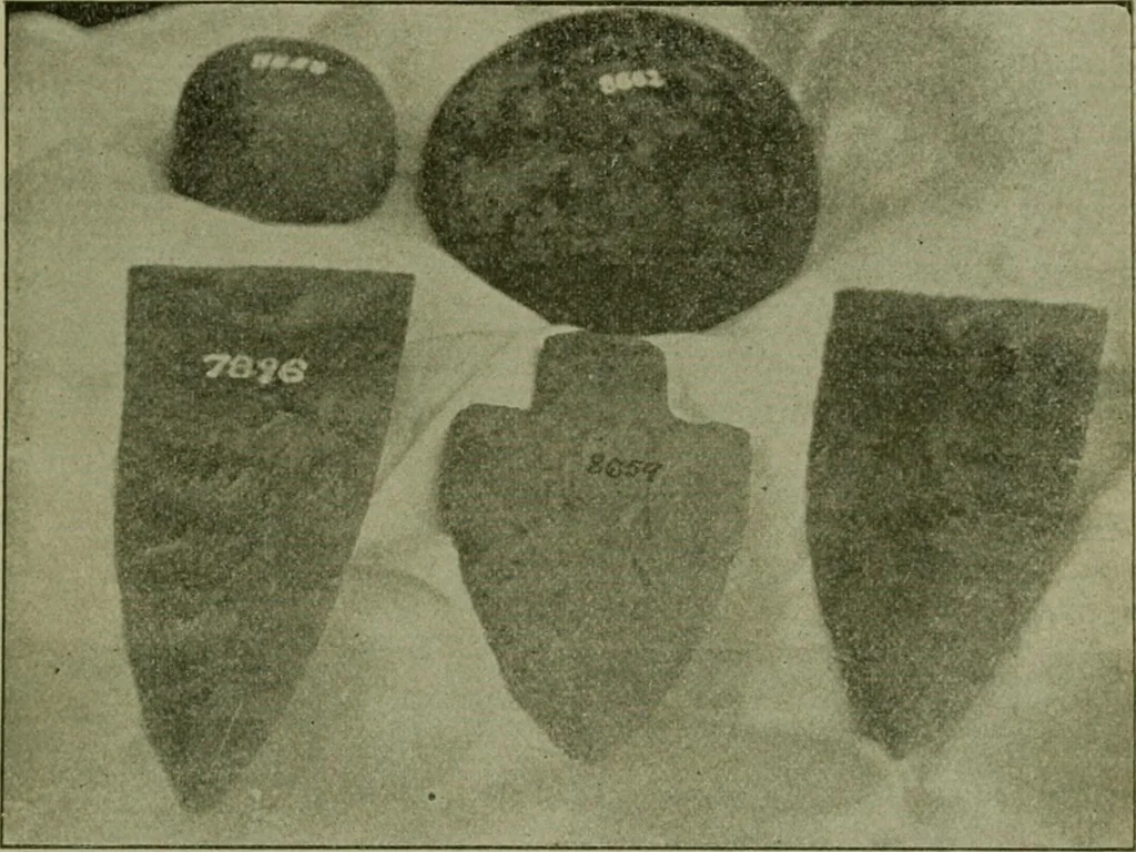 An illustration from Ohio archæological and historical publications, 1887, leaf 268