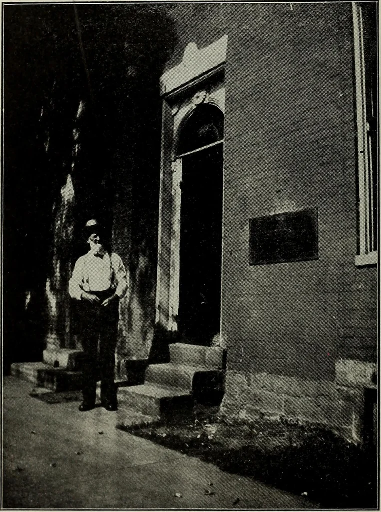 An illustration from Ohio archæological and historical quarterly, 1887, leaf 329