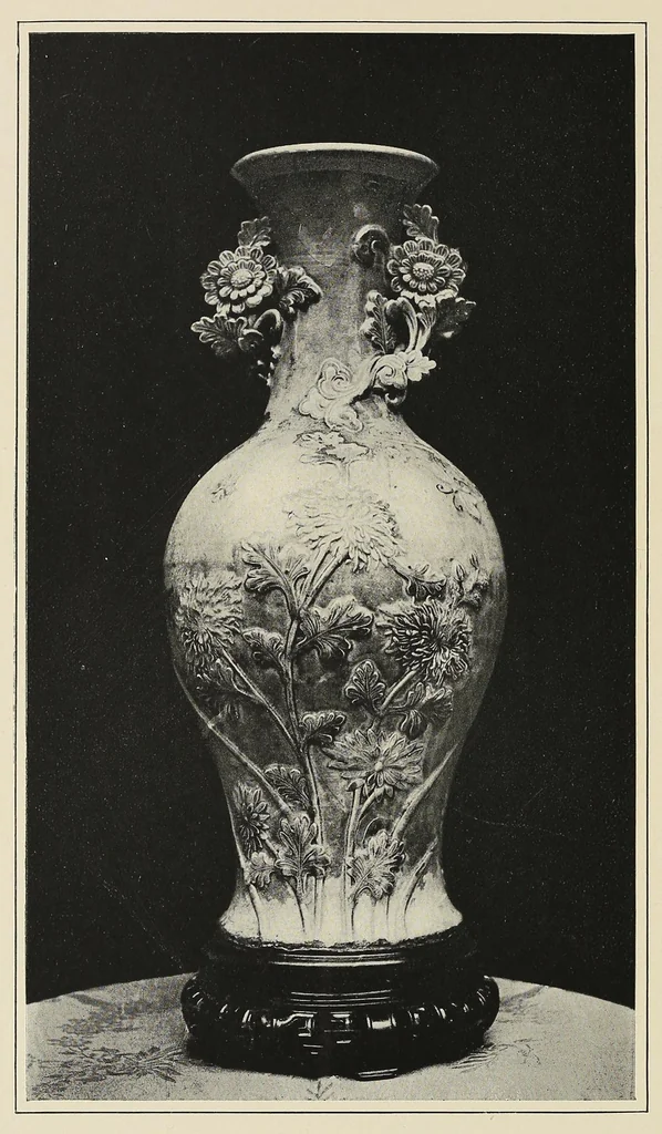 An illustration from Old Chinese porcelain and works of art in China : being description and illustrations of articles selected from an exhibition held in Shanghai, November, 1908, 1911, leaf 126