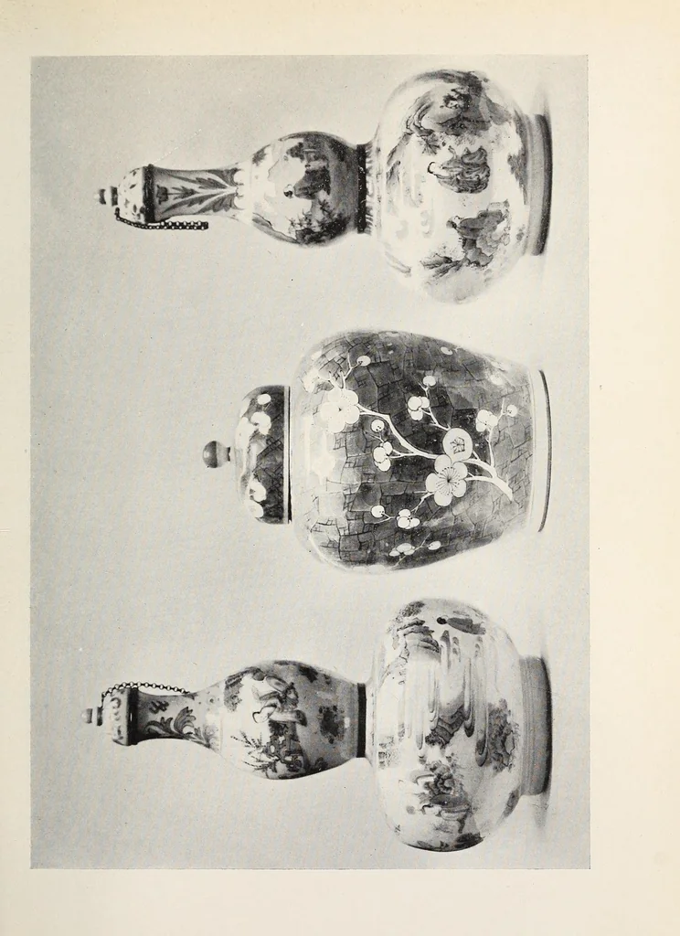 An illustration from Old Chinese porcelain, 1909, leaf 113