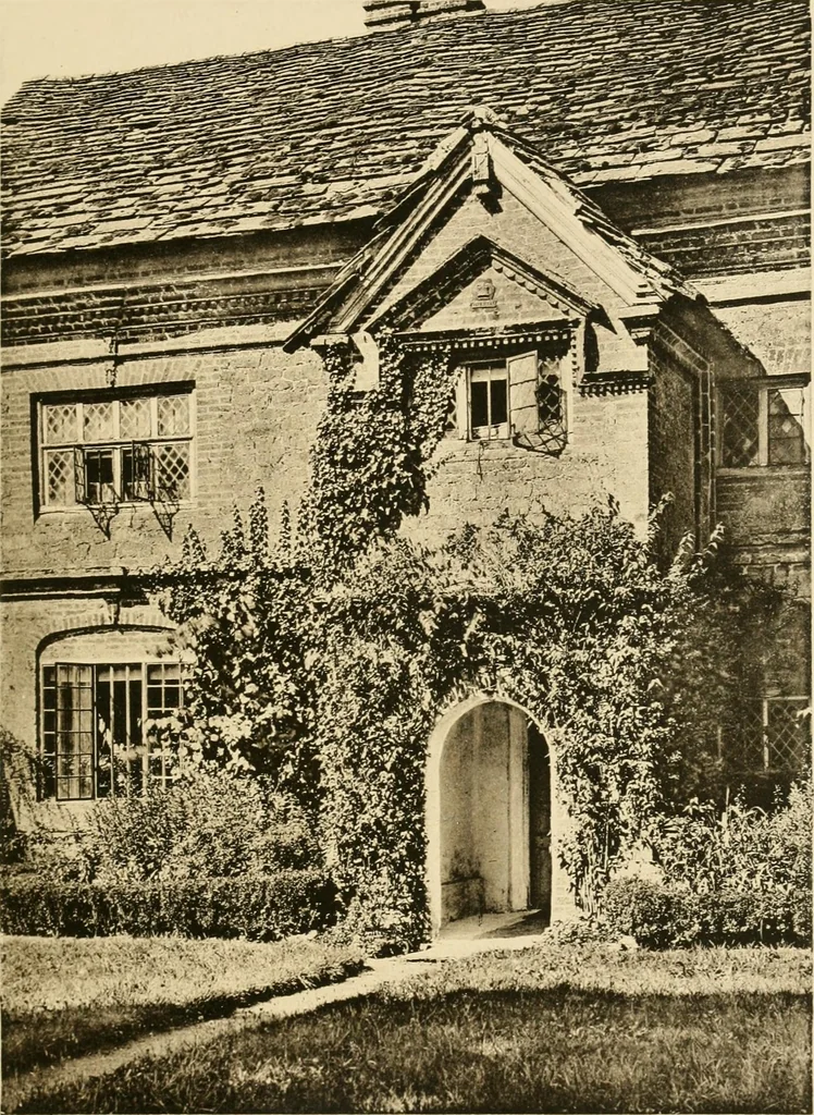 An illustration from Old cottages & farm-houses in Surrey / illustrated on one hundred collotype plates from photographs specially taken by W. Galsworthy Davie, with an introduction and numerous sketches by W. Curtis Green, 1908, leaf 126