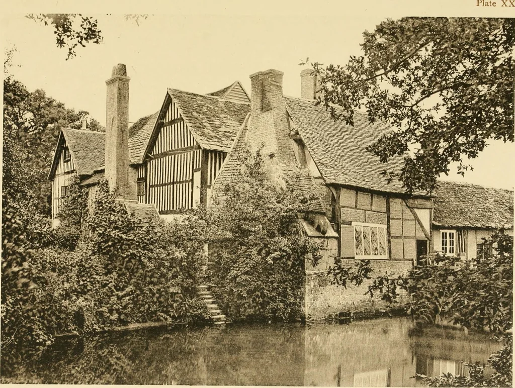 An illustration from Old cottages & farm-houses in Surrey / illustrated on one hundred collotype plates from photographs specially taken by W. Galsworthy Davie, with an introduction and numerous sketches by W. Curtis Green, 1908, leaf 128