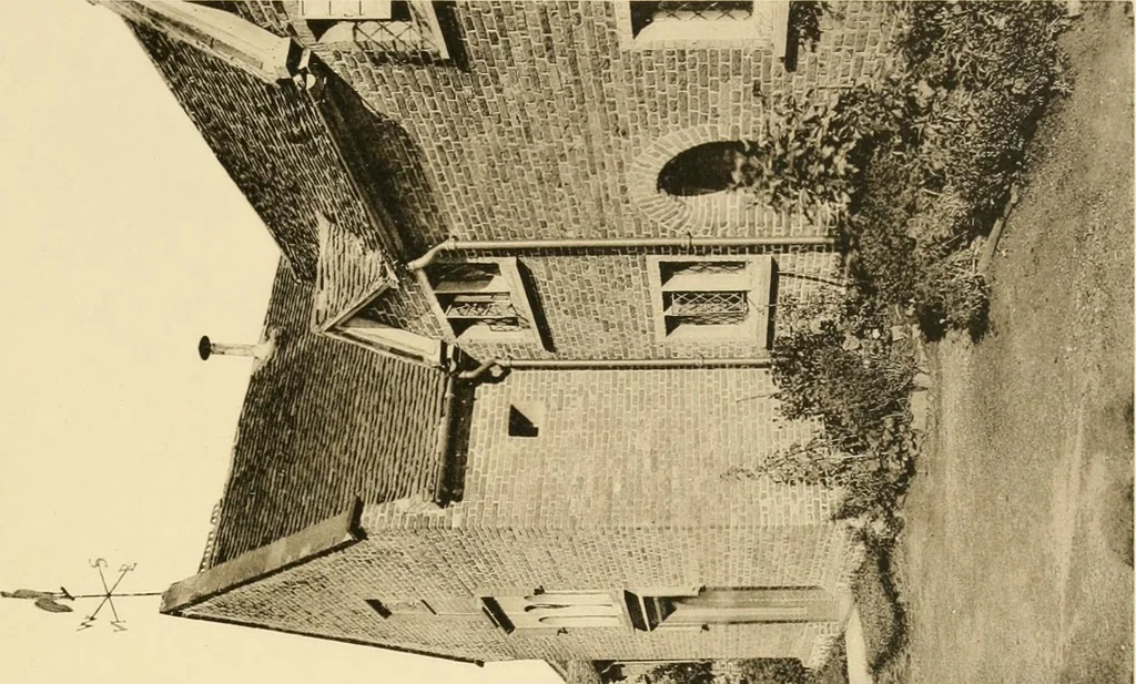 An illustration from Old cottages & farm-houses in Surrey / illustrated on one hundred collotype plates from photographs specially taken by W. Galsworthy Davie, with an introduction and numerous sketches by W. Curtis Green, 1908, leaf 152
