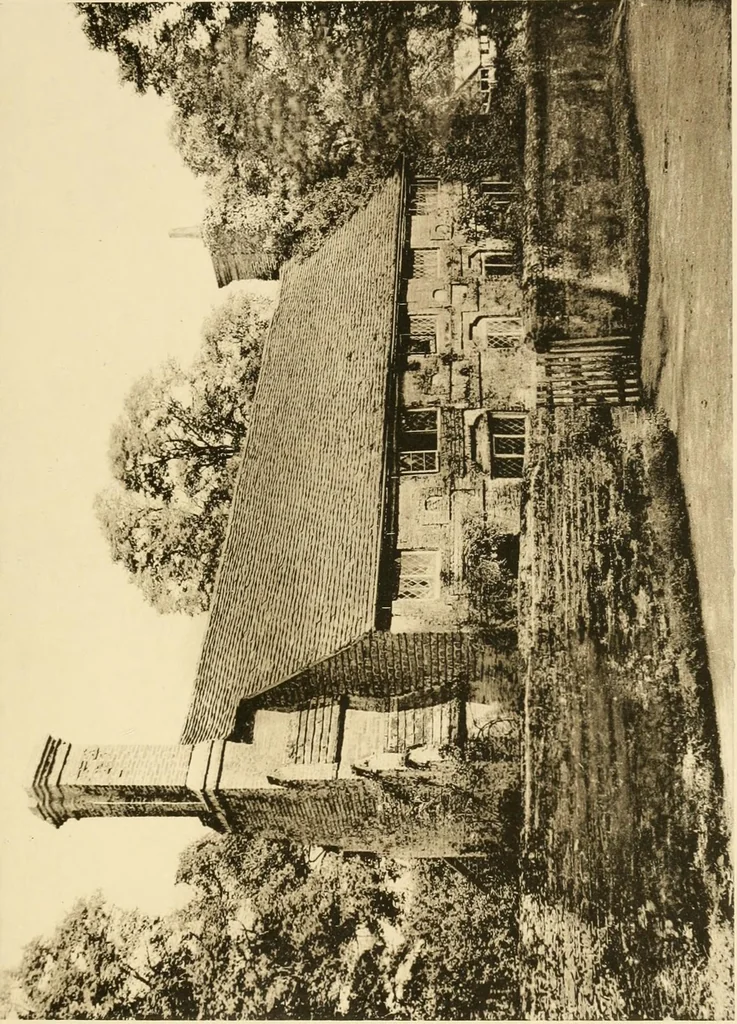 An illustration from Old cottages & farm-houses in Surrey / illustrated on one hundred collotype plates from photographs specially taken by W. Galsworthy Davie, with an introduction and numerous sketches by W. Curtis Green, 1908, leaf 194